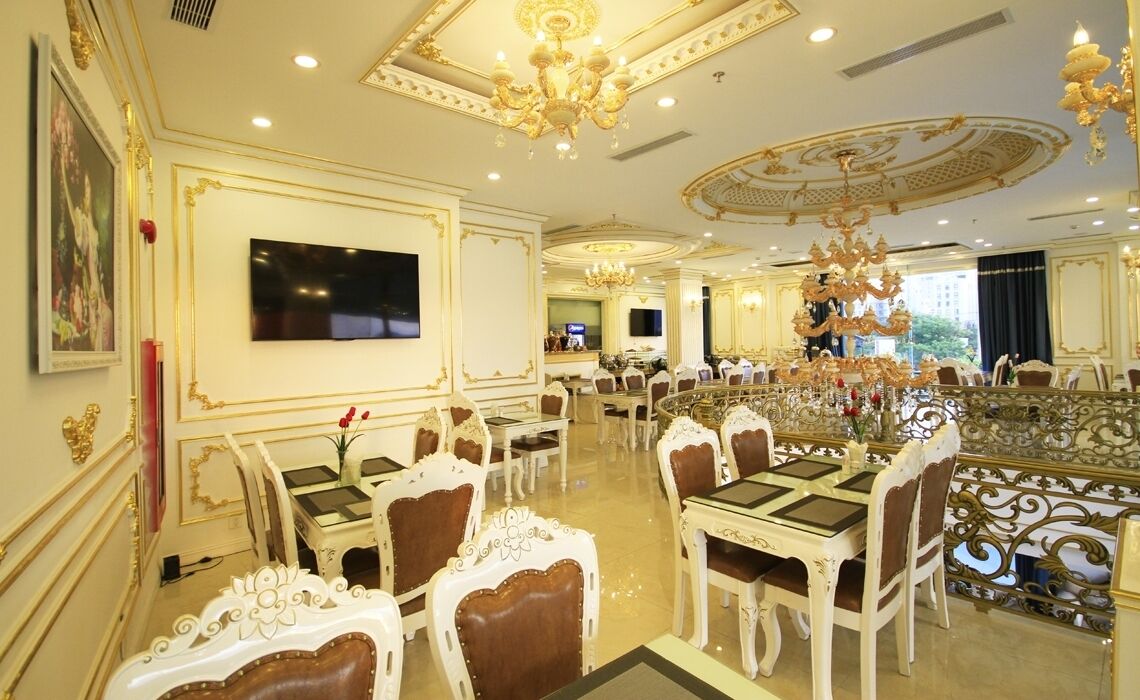 breakfast, lunch, dinner served; local and international cuisine