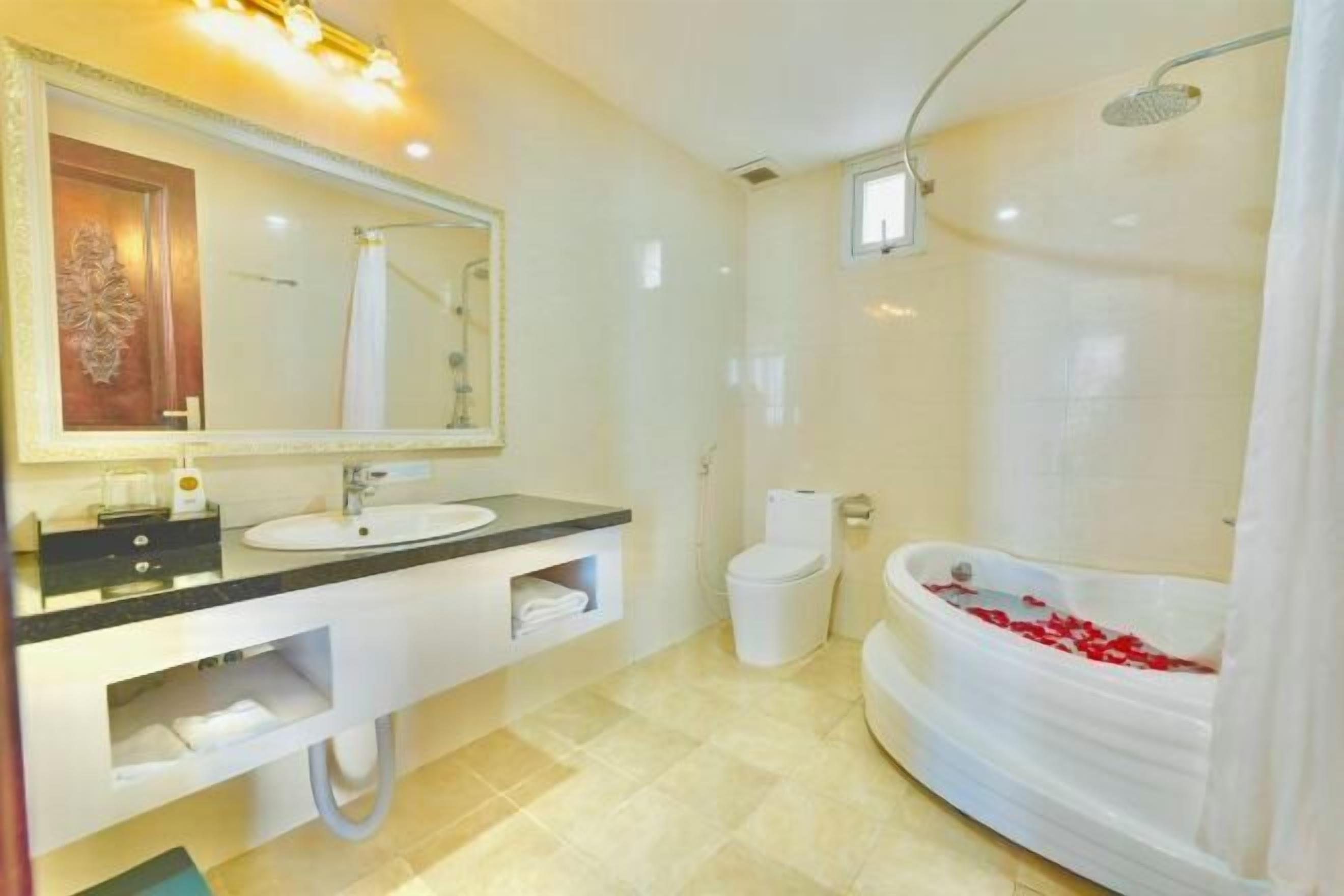 Baño | Regadera, regadera tipo lluvia, amenidades de baño gratuitas 