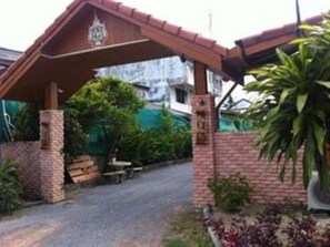 Entrada al alojamiento