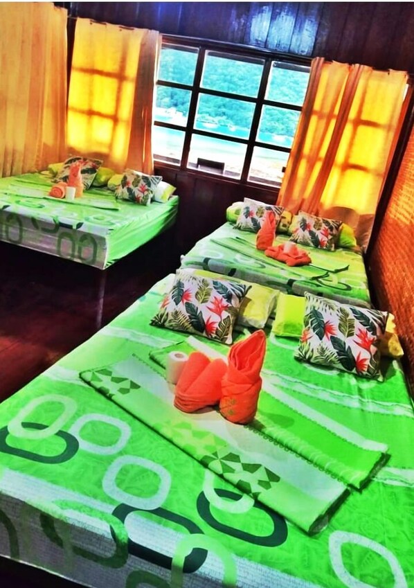 Family Room | Desk, rollaway beds - El Nido Corner Pension and Restaurant (El Nido)