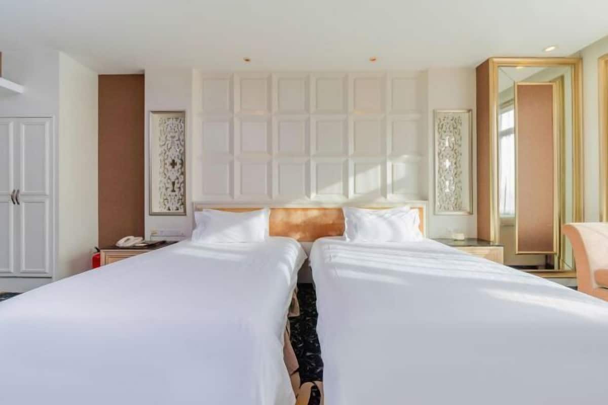 In-room safe, desk, blackout curtains, free WiFi