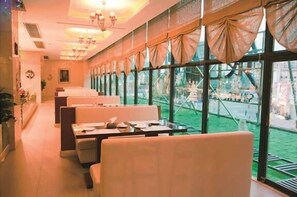 Se sirven desayunos, comidas y cenas