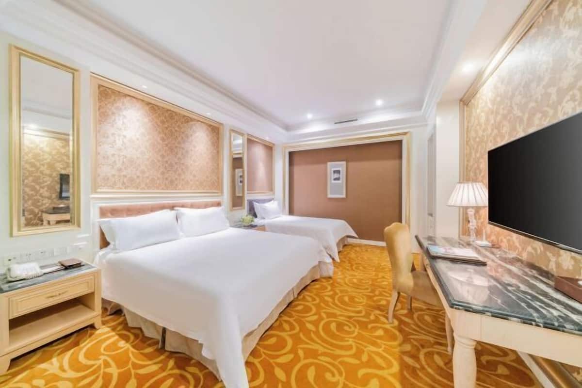 In-room safe, desk, blackout curtains, free WiFi