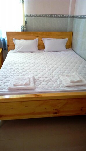 Minibar, wifi gratis y ropa de cama 