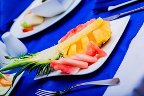 Breakfast, lunch, dinner served; local and international cuisine 