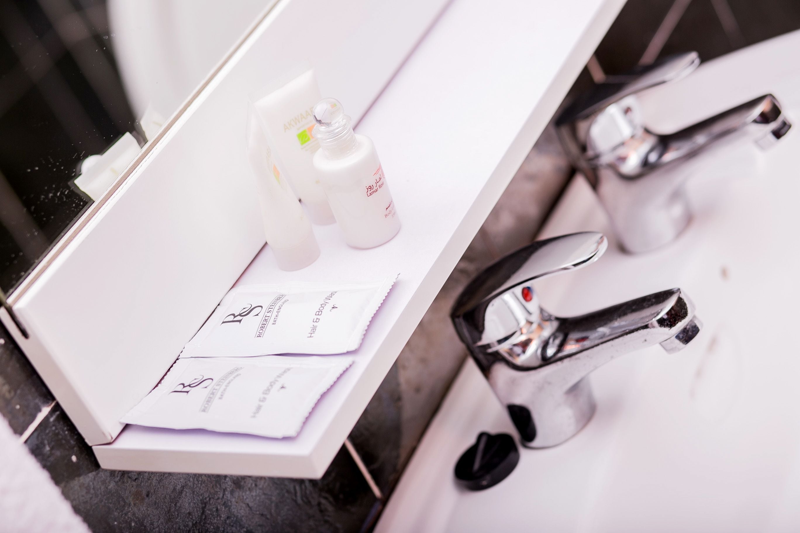 executive triple room, 1 king bed, ensuite, garden view | bathroom sink