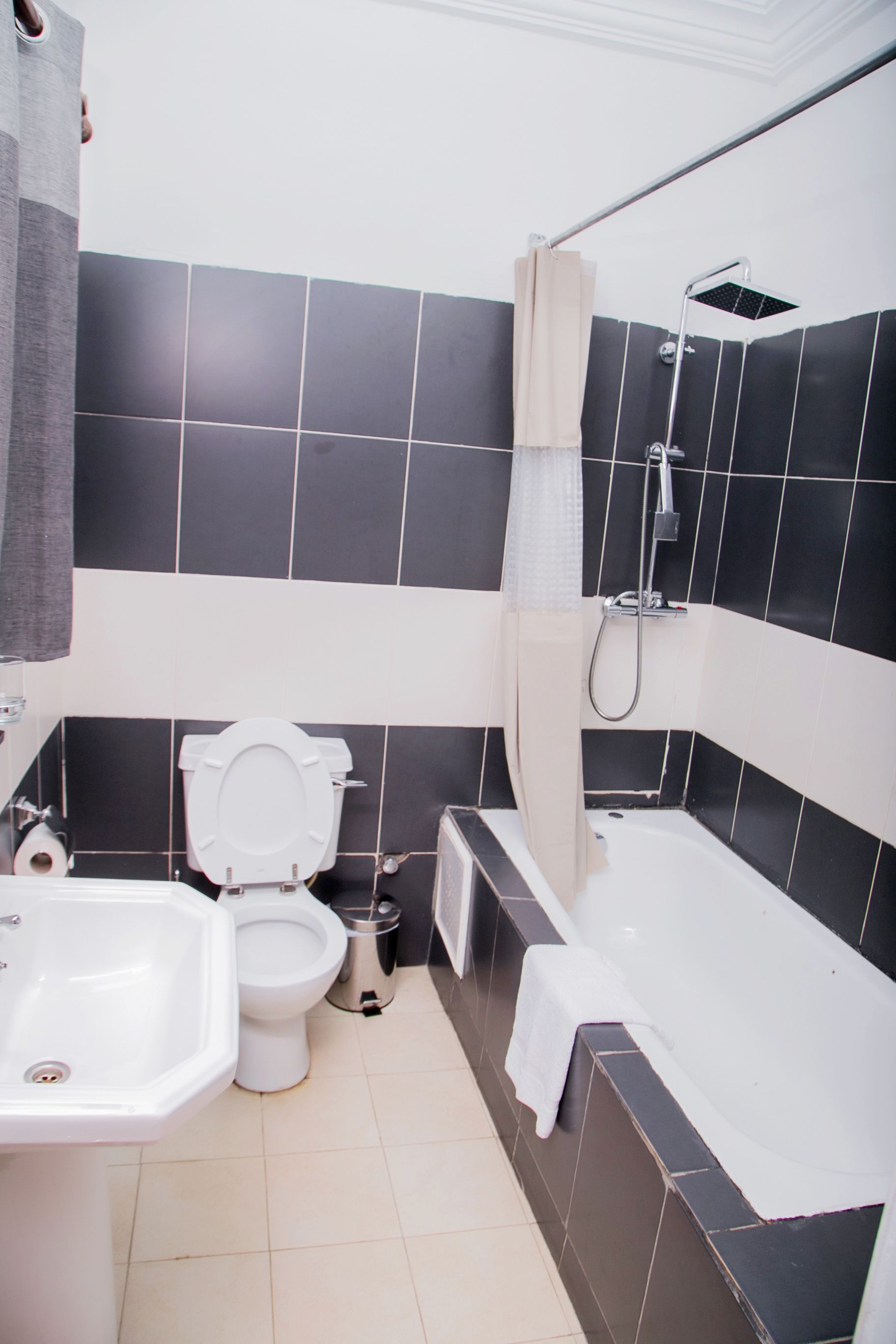 deluxe double room, 1 bedroom, ensuite | bathroom | free toiletries, towels, soap, toilet paper