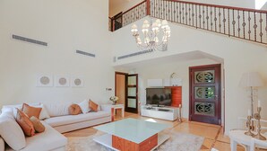 Villa, 6 slaapkamers | Woonruimte