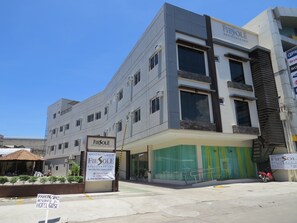 Front of property - Fiesole Residence Inn (Dumaguete)