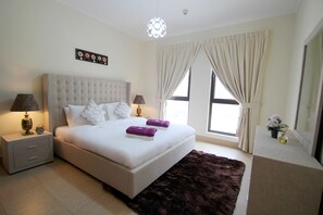 Apartment, 2 Bedrooms | 2 bedrooms, in-room safe, blackout curtains, iron/ironing board - Kennedy Towers - Zanzebeel 3 (Dubai)