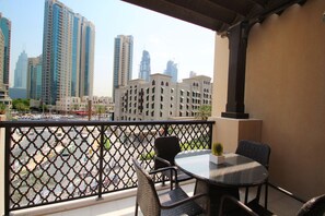 Apartment, 2 Bedrooms | Balcony - Kennedy Towers - Zanzebeel 3 (Dubai)