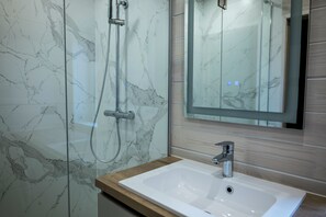 Atlis House | Bathroom | Free toiletries, hair dryer, bathrobes, towels