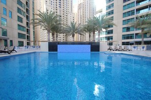 Outdoor pool - Kennedy Towers - Al Sahab (Dubai)