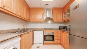 Unclassified image, 4 of 15, button - Kennedy Towers - Marina Terrace (Dubai)
