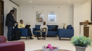 Lobby sitting area - Grand Continent Secunderabad A Sarovar Portico Affiliate Hotel (Hyderabad)