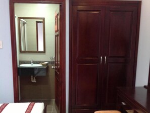 Double Room | Minibar, in-room safe, desk, free WiFi - Huy Hoang Hotel (Phu Quoc)