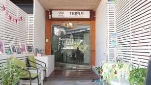 Check-in/check-out kiosk - 999 Triple Nine Boutique Hotel (Hua Hin)