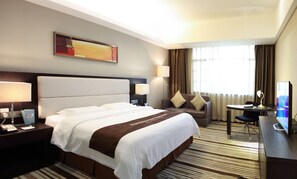 商务单人房 | 客房内保险箱、办公桌、遮光窗帘、免费 WiFi