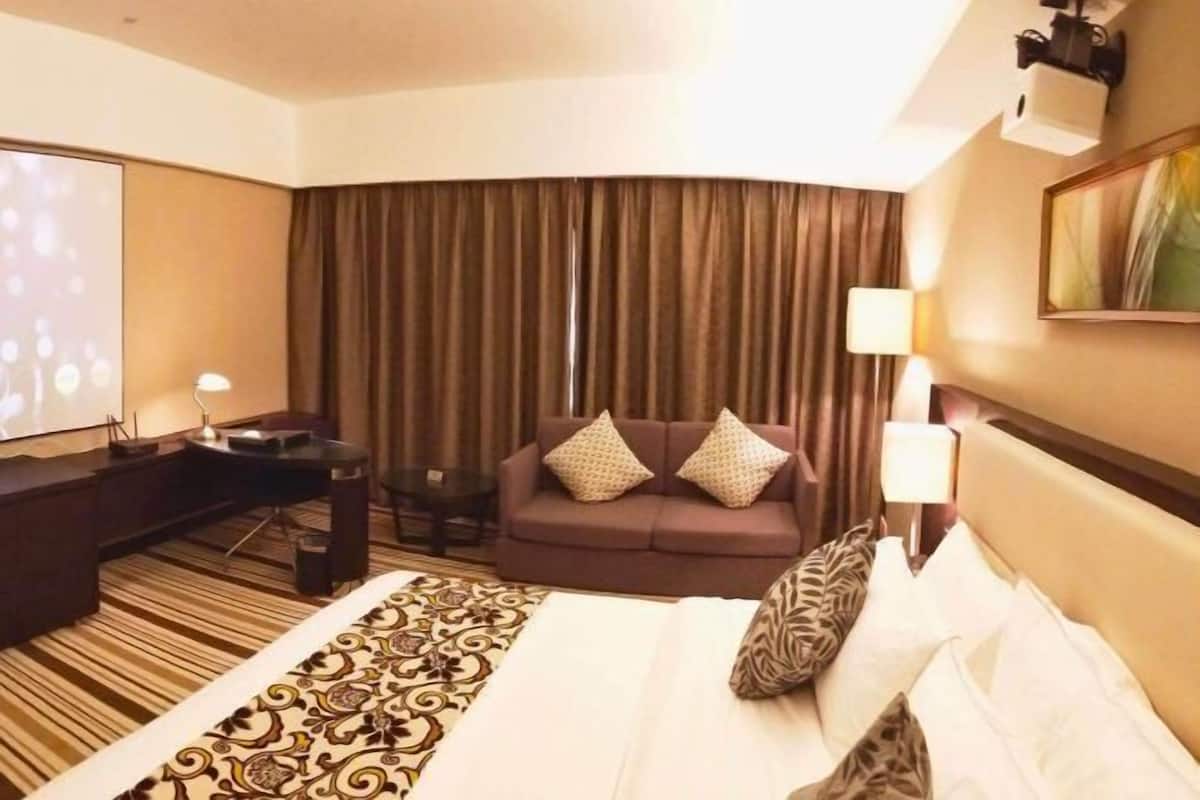 In-room safe, desk, blackout curtains, free WiFi