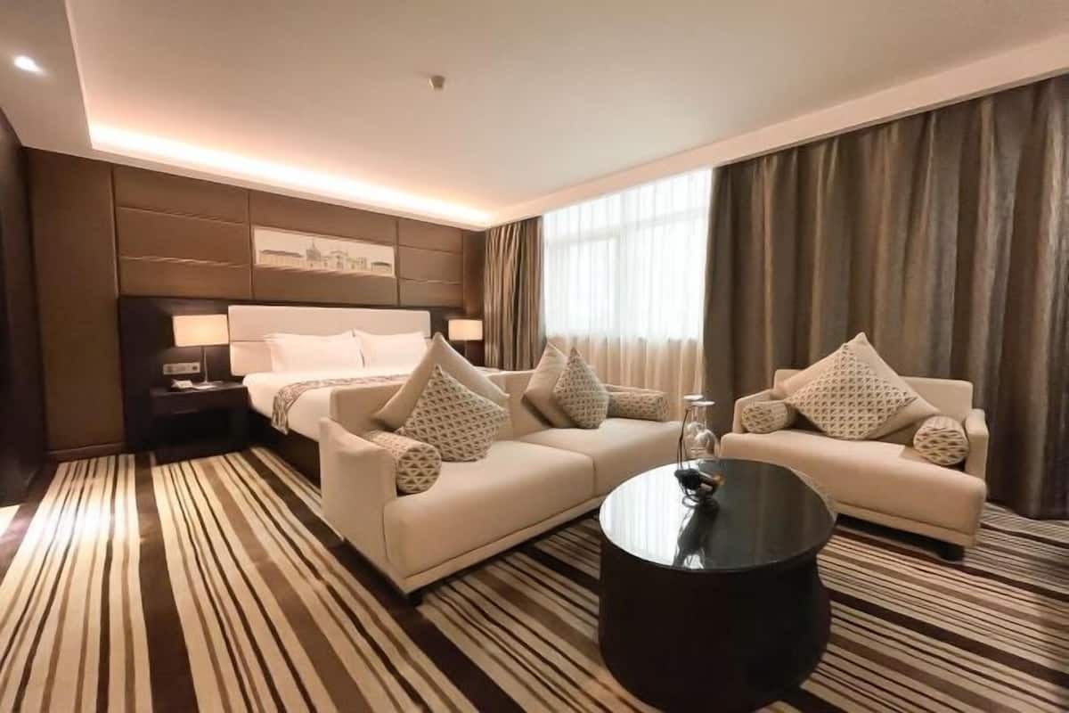 In-room safe, desk, blackout curtains, free WiFi