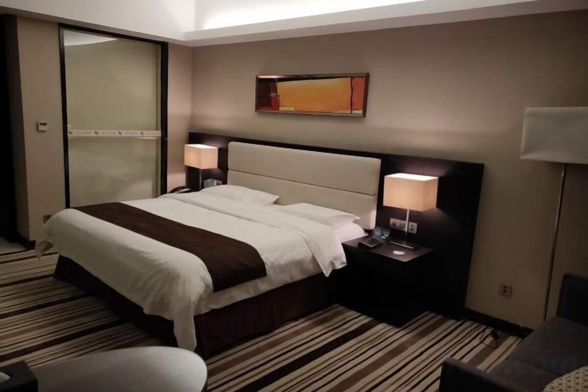 In-room safe, desk, blackout curtains, free WiFi