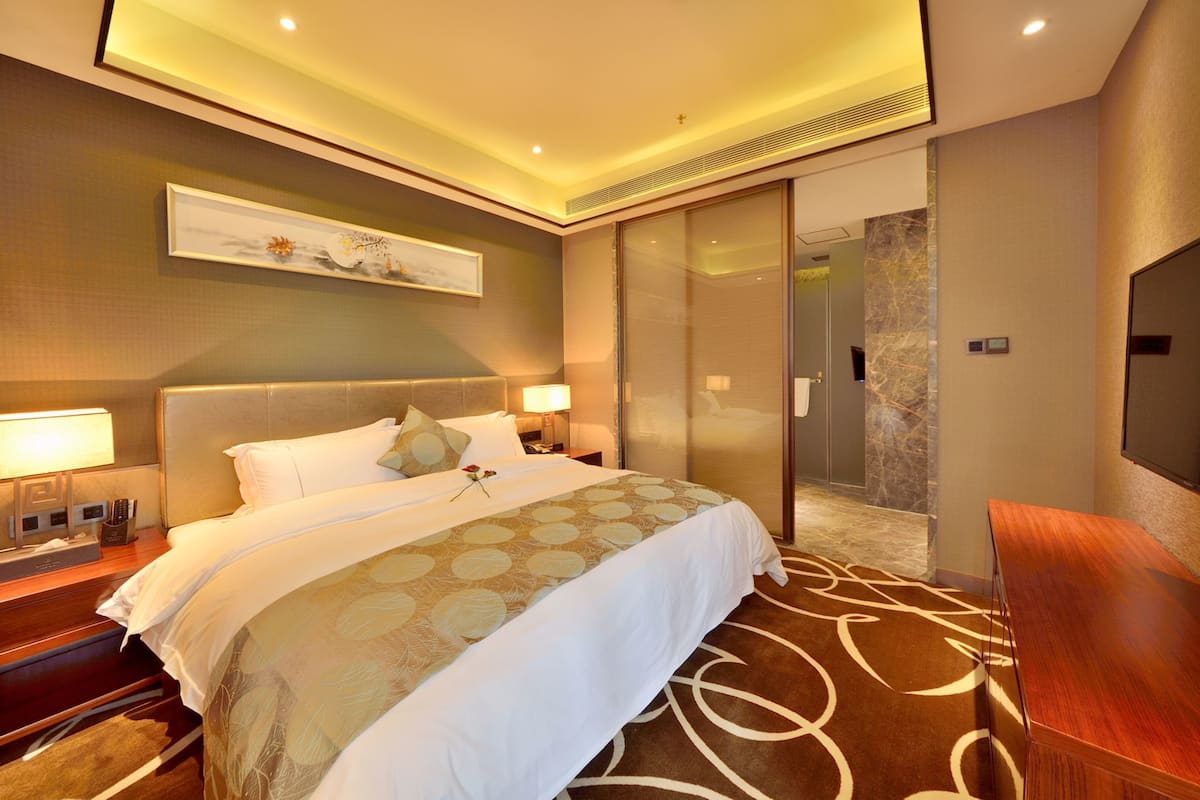 Family Suite  | Premium bedding, minibar, in-room safe, desk