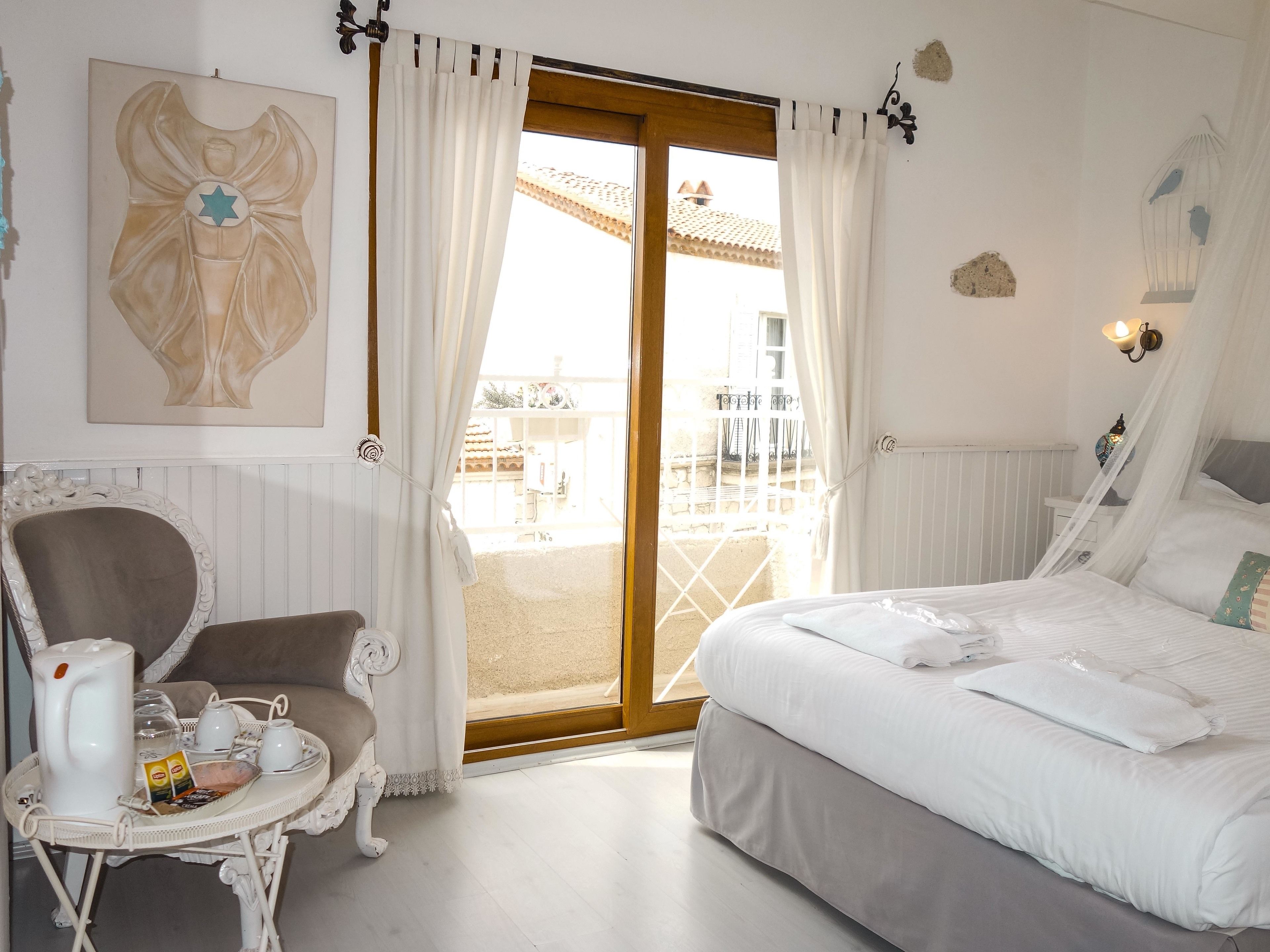 deluxe double room | premium bedding, free wifi, bed sheets