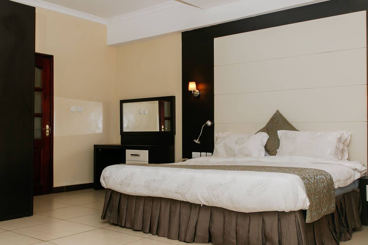 Superior Studio, 1 Queen Bed, Accessible