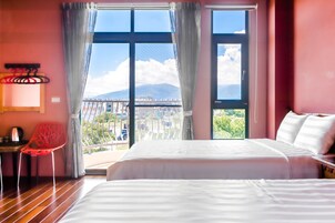 Family Room with Balcony | Desk, blackout drapes, soundproofing, free WiFi