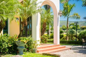 Fachada de la propiedad