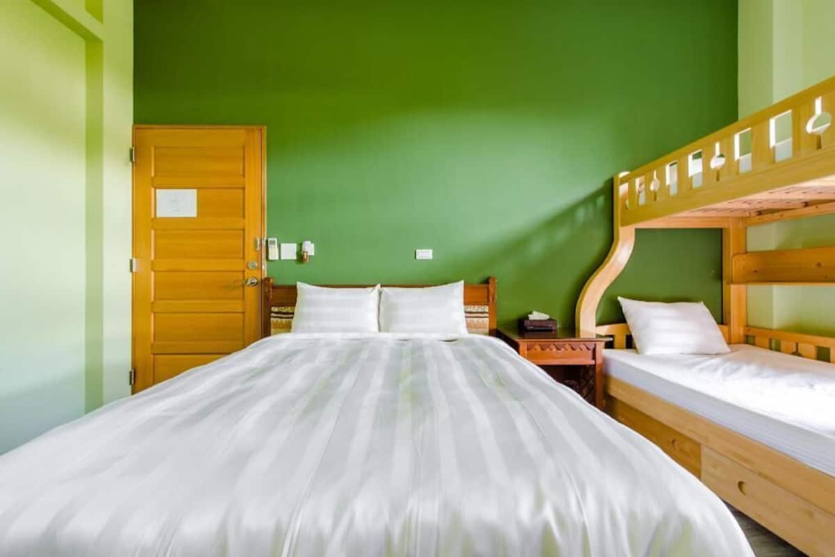 Bureau, rideaux occultants, chambres insonorisées, Wi-Fi gratuit