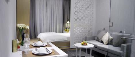 1 phòng ngủ, két bảo mật tại phòng, bàn