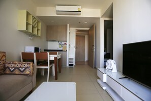 LED TV - Unixx Condominiums by Win 99 Group (Pattaya)