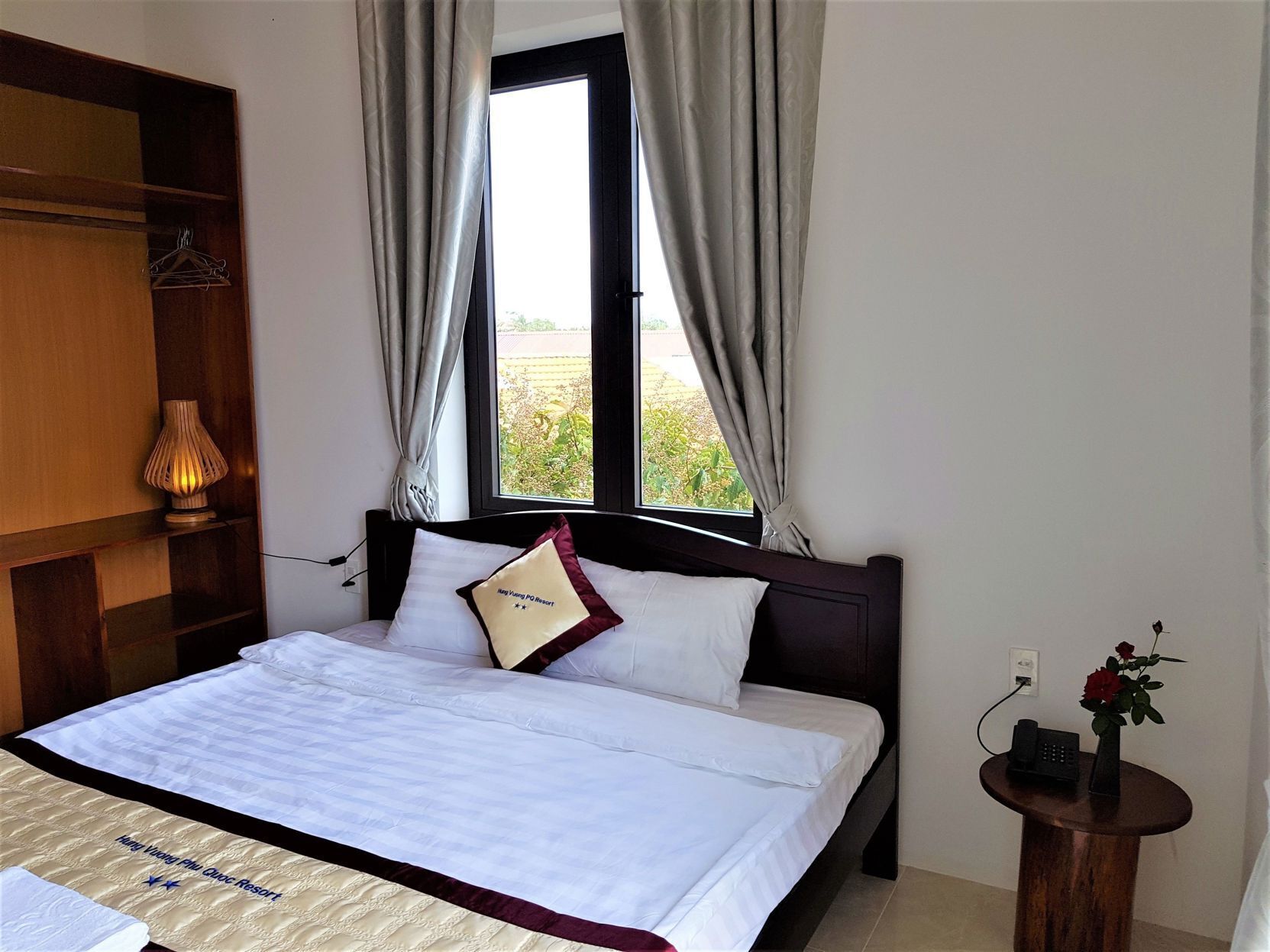 Minibar, desk, soundproofing, free WiFi