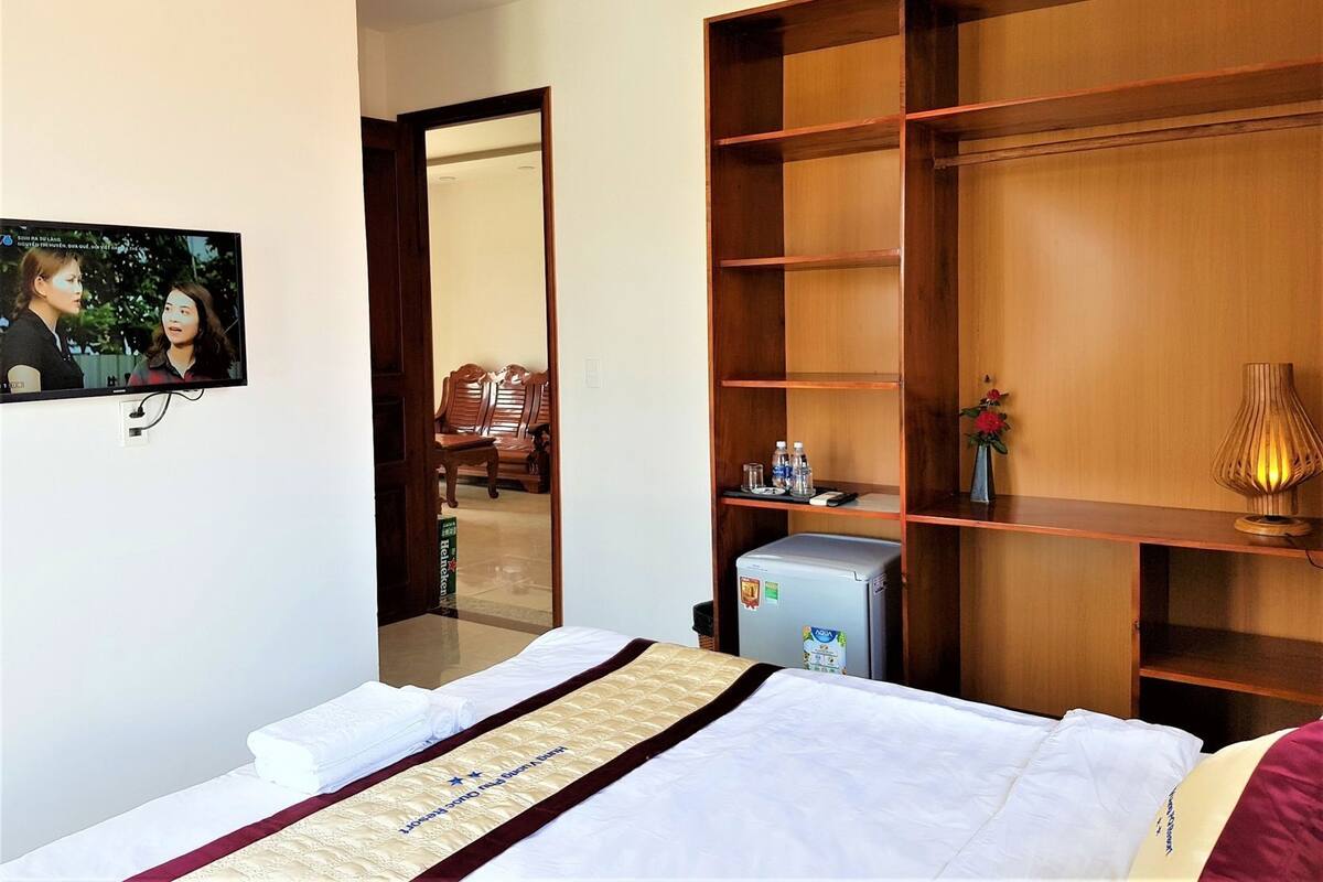 Minibar, desk, soundproofing, free WiFi