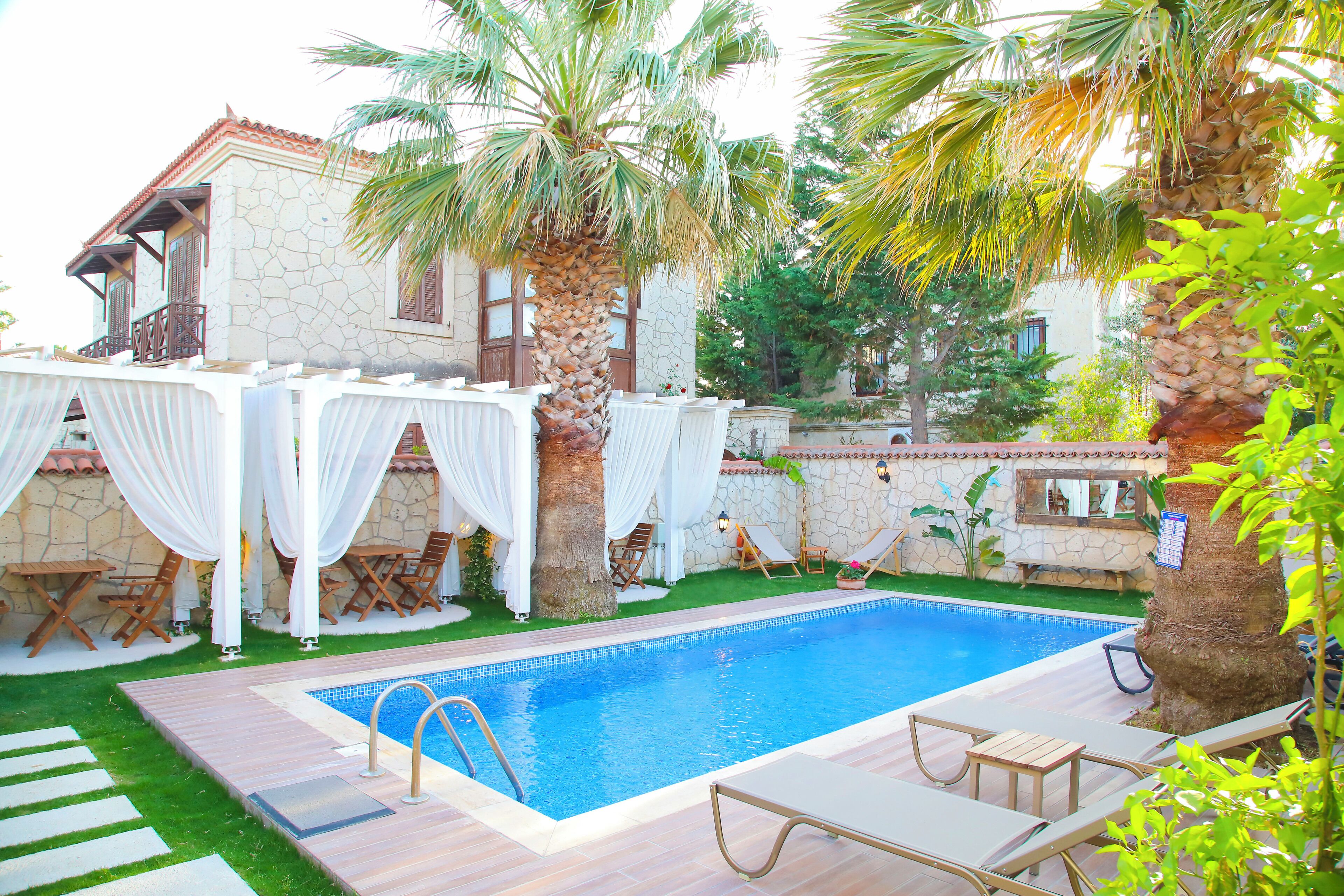 Seasonal outdoor pool