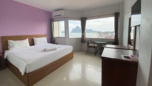 Standard Double Room with Seaview | Safe på rommet, ekstrasenger (mot et tillegg) og wi-fi (inkludert)