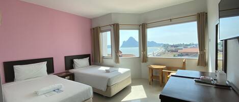 Standard Twin Room with Seaview