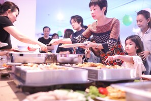 Buffet - I&M Hotel Billiard (Surabaya)