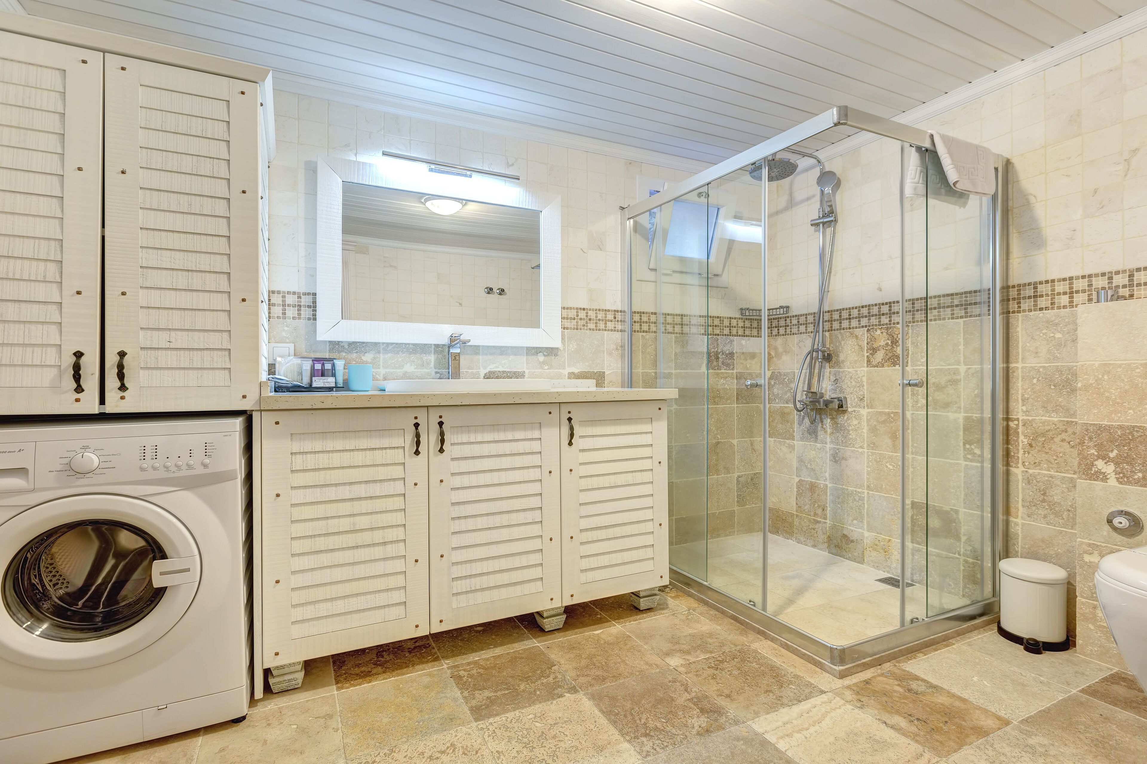 basic villa, 3 bedrooms, non smoking (larahan) | bathroom | shower, free toiletries, hair dryer, towels