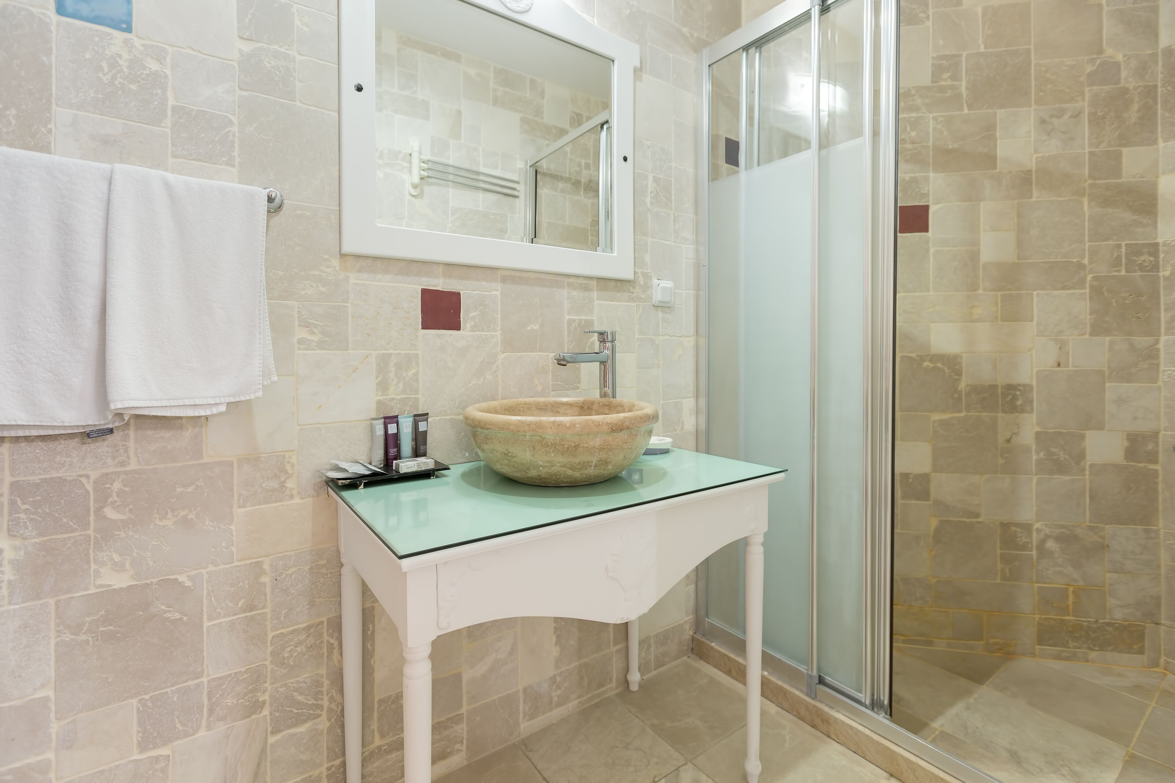 basic double room, 1 double bed, non smoking, city view | bathroom | shower, free toiletries, hair dryer, towels