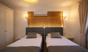 Standard Twin Room, Non Smoking, City View | Free WiFi, bed sheets - Alaroof Hotel  ( +15 ) (Cesme)