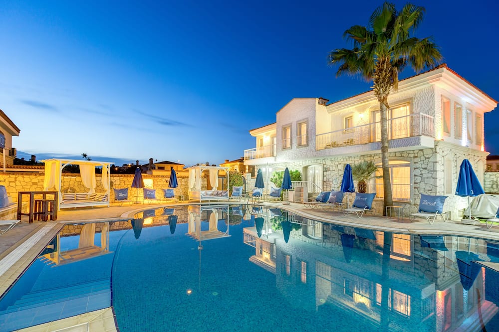 Alaroof Hotel ( +15 )