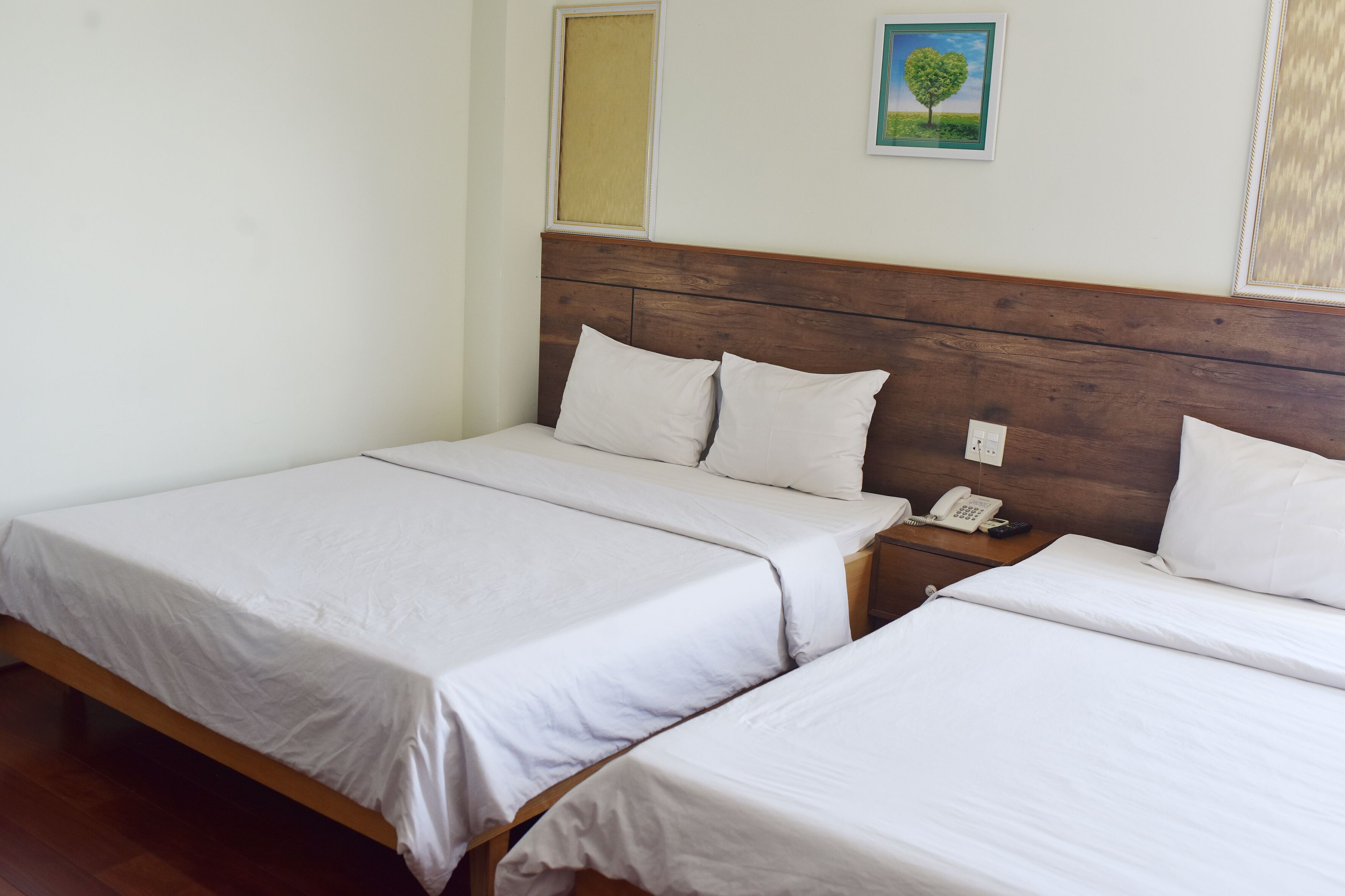 Minibar, desk, free WiFi