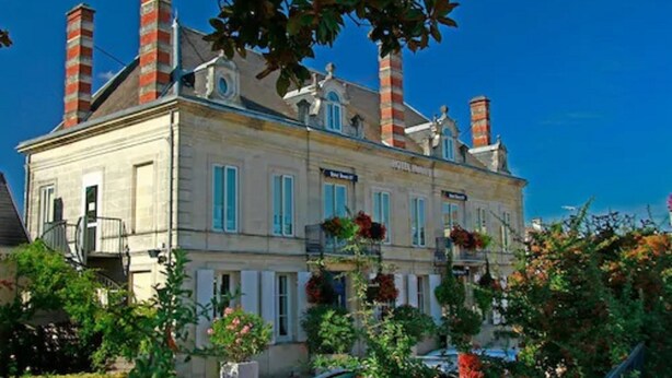 Front of property - Hôtel Henri IV (Coutras)