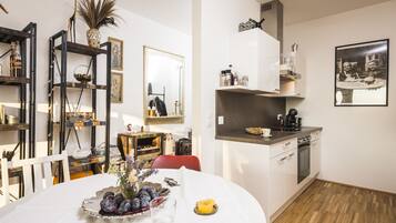 Apartment, 1 Schlafzimmer, Terrasse | Eigene Kochnische | Kühlschrank, Mikrowelle, Ofen, Herdplatte