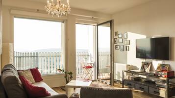 Apartment, 1 Schlafzimmer, Terrasse | Wohnbereich | Flachbildfernseher