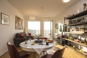 Apartment, 1 Bedroom, Terrace | In-room dining - Sky View Apartment Vienna by Welcome2Vienna (Vienna)