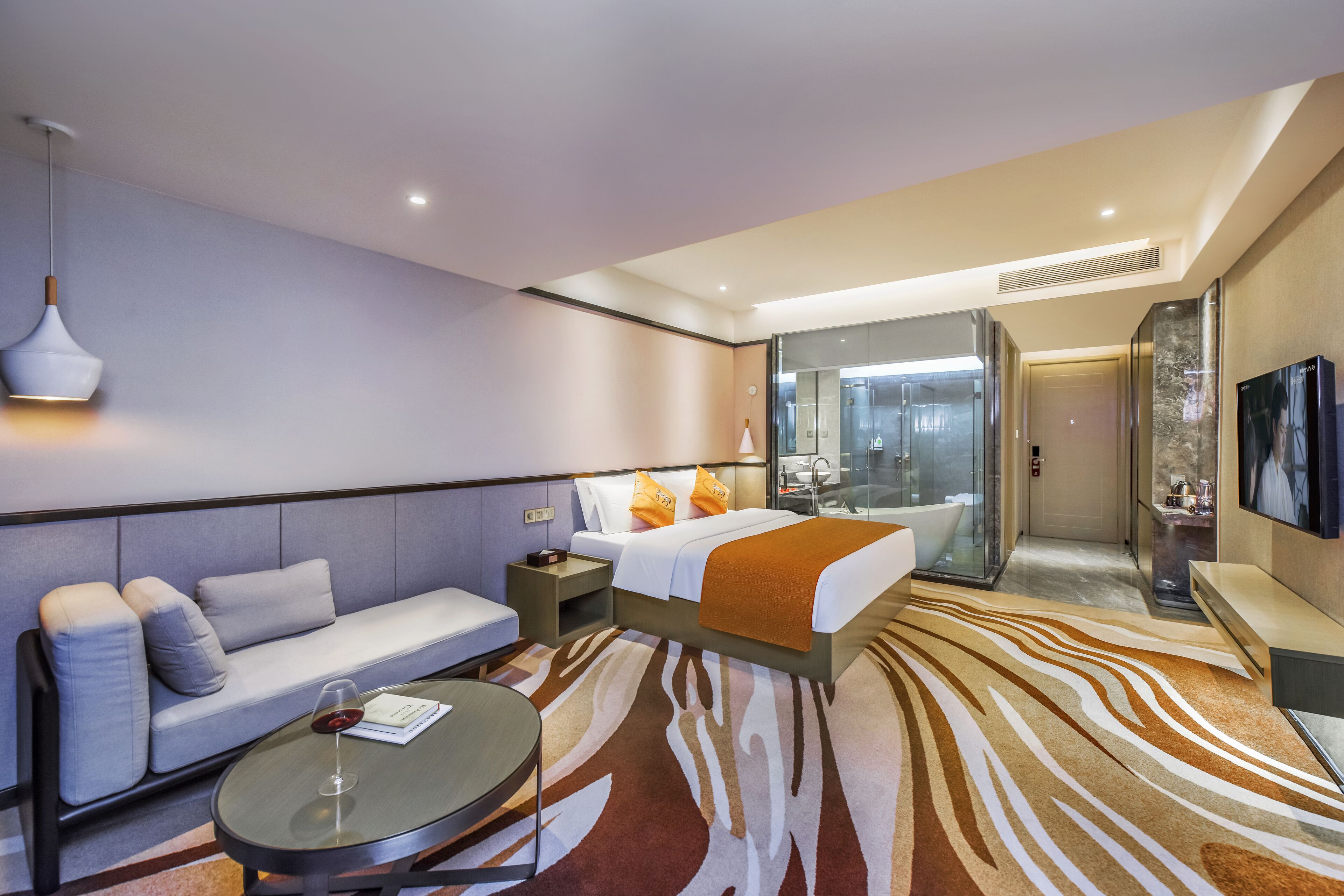 Executive Deluxe Double  Room | Minibar, in-room safe, desk, blackout drapes