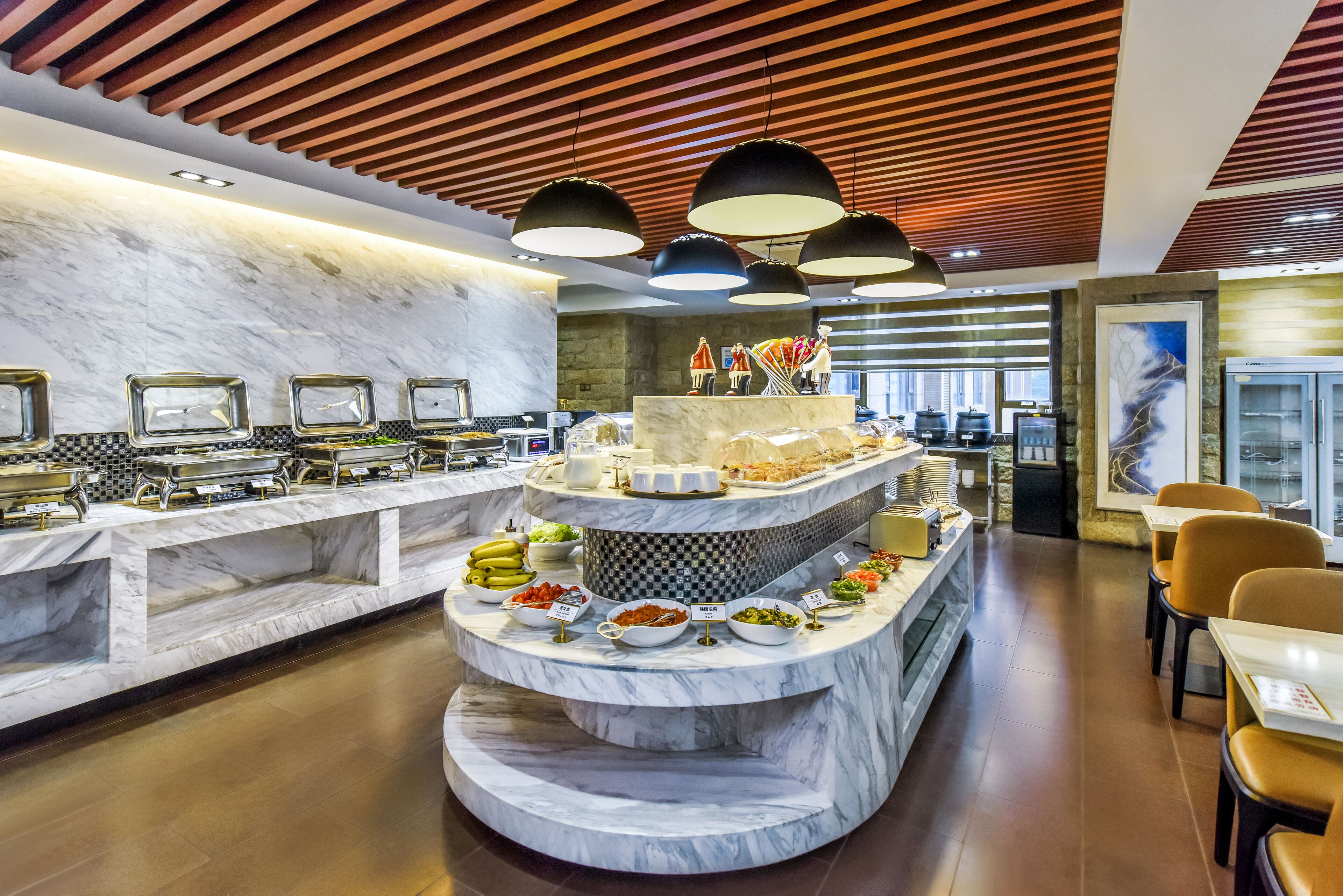 Daily buffet breakfast for a fee